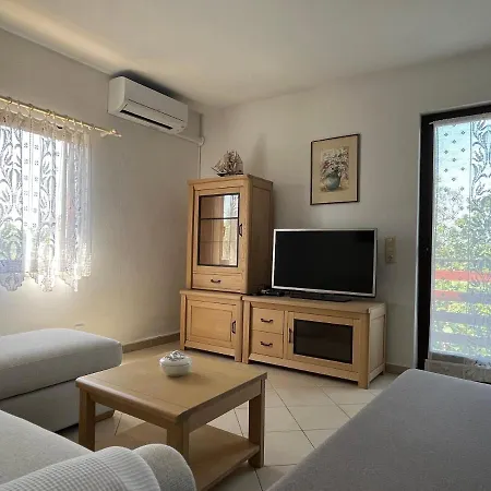 Mikulic Apartment *